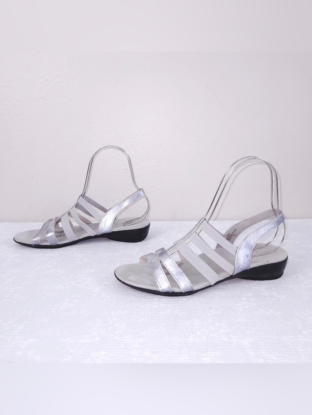 MUNRO Bev Strappy Slingback Sandals US 10 Metallic Silver Leather